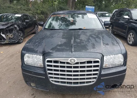 2008 Chrysler 300 Touring z USA, uszkodzony, nr VIN 2C3KA53GX8H164637